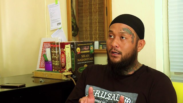 En Indonésie, effacer les tatouages pour expier ses péchés