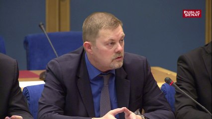 « Est-ce qu’il y a une défiance de la présidence de la République, à l’endroit des gens qui sont chargés de sécurité » s’interroge Olivier Boisteaux, président du SICP