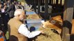 PM Modi ने Rwanda को Donate की 200 Cows, Watch Video | वनइंडिया हिंदी
