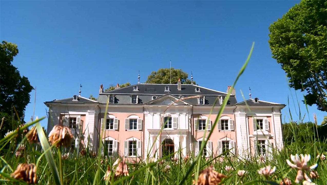 Vue d'ici : Le Château de Voltaire - 1ère partie