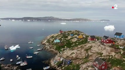 Groenland : un village menacé par un iceberg géant