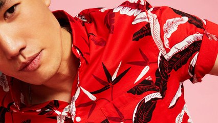 How to Wear a Hawaiian Print Shirt