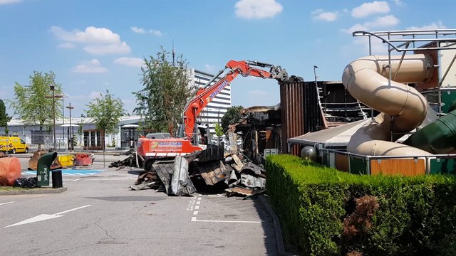 La démolition du Mac Do de Freyming-Merlebach a commencé