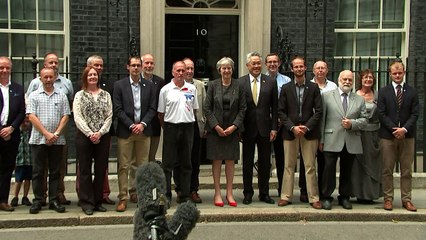 Theresa May meets Thai rescue divers: 'They're great heroes'