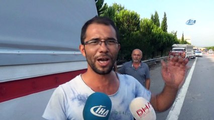 Park halindeki kamyonete ve jandarma aracına çarptı: 4 yaralı