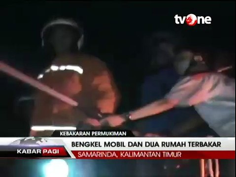 Sebuah Bengkel Mobil dan Dua Rumah Warga Hangus Dilalap Api
