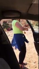 متسول يقتحم تحدى "كيكى" يثير الجدل بين الحقيقة والتمثيل