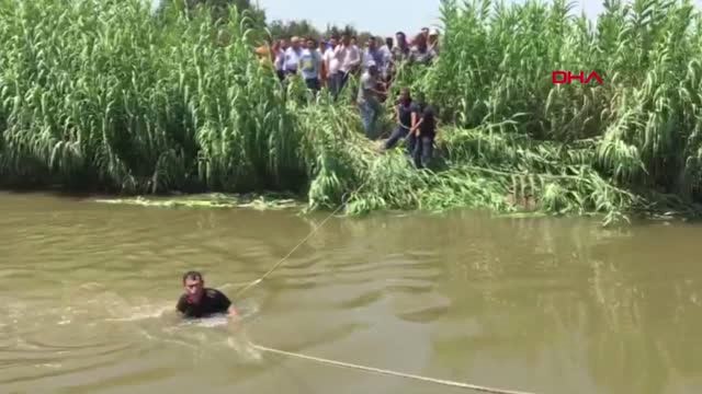 Manisa Otomobil Sulama Kanalına Devrildi 1 Ölü, 2 Yaralı Hd