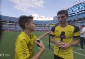 US Soccer Star Pulisic Stops Interview to Take Photo With Fan Who Ran Out on Field
