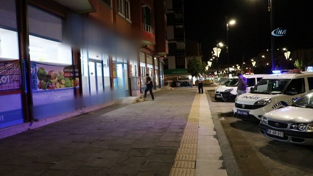 Sivas’ta silahlı soyguncu marketi soydu