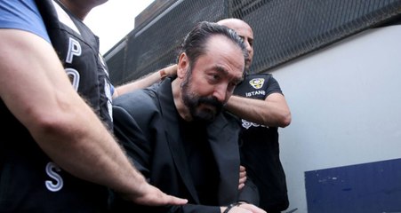 Video herunterladen: Adnan Oktar'ın İlk Ziyaretçileri, Abisi Kenan Oktar ve Yeğeni Gamze Oktar Oldu