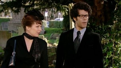 The IT Crowd S02E02 Return of the Golden Child