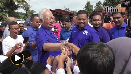 Najib turun padang bantu Lokman di Sungai Kandis