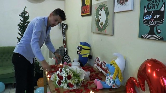 Kız arkadaşına hayatının şokunu yaşattı...Önce korkuttu, sonra evlenme teklifi etti