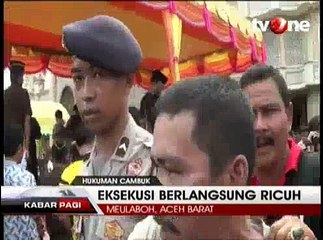 Pelaksanaan Hukum Cambuk di Aceh Berlangsung Ricuh
