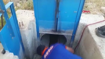 Aksaray Düştüğü Sulama Kanalındaki Boruda Sıkışan Keçi Kurtarıldı