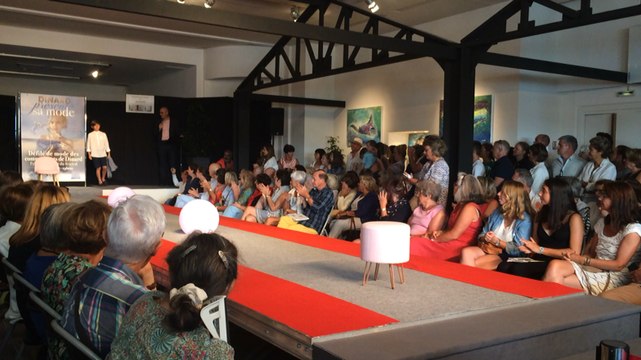 Défilé de mode des commerçants à Dinard