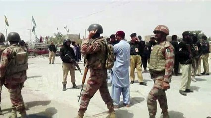 Atentado marca início de eleições no Paquistão