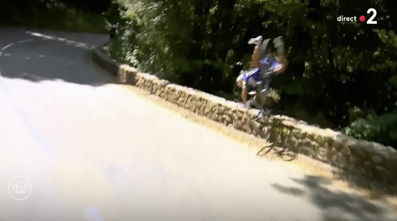 L'énorme chute de Philippe Gilbert (Tour de France) - ZAPPING TÉLÉ DU 25/07/2018