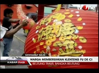 Jelang Imlek, Warga Mulai Pasang Lampion di Kelenteng