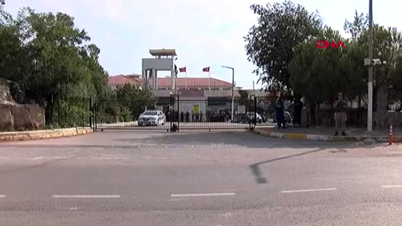 İzmir Amerikalı Rahip Brunson, Ev Hapsi Kararıyla Buca Kırıklar F Tipi Cezaevi'nden Çıktı