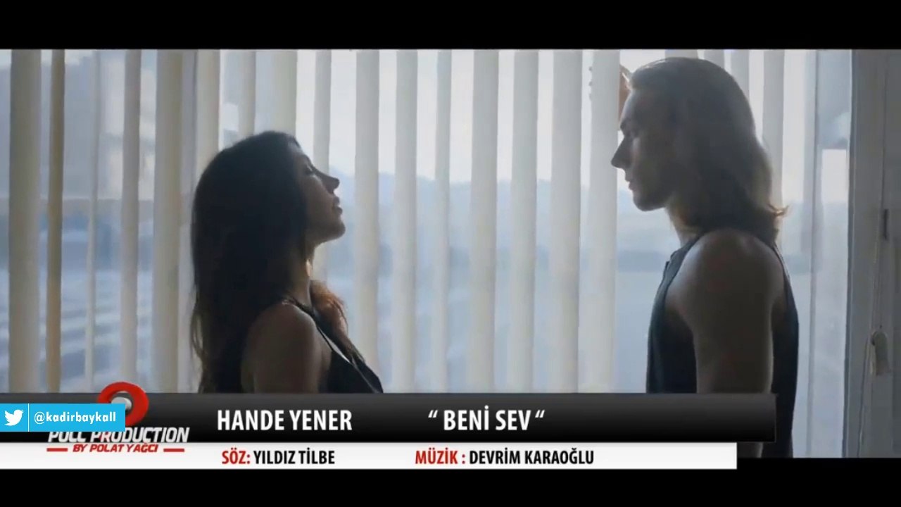 HANDE YENER - BENI SEV (2018 OFFİCİAL VİDEO KLİP )✔️