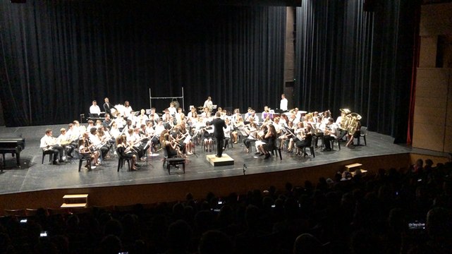 L’orchestre Harmonie interprète Lauwrence d’Arabie de P. Sparke au théâtre à Château-Gontier