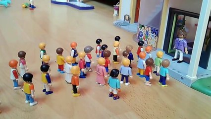 LA RENTREE DES CLASSES   Vidéo Playmobil.