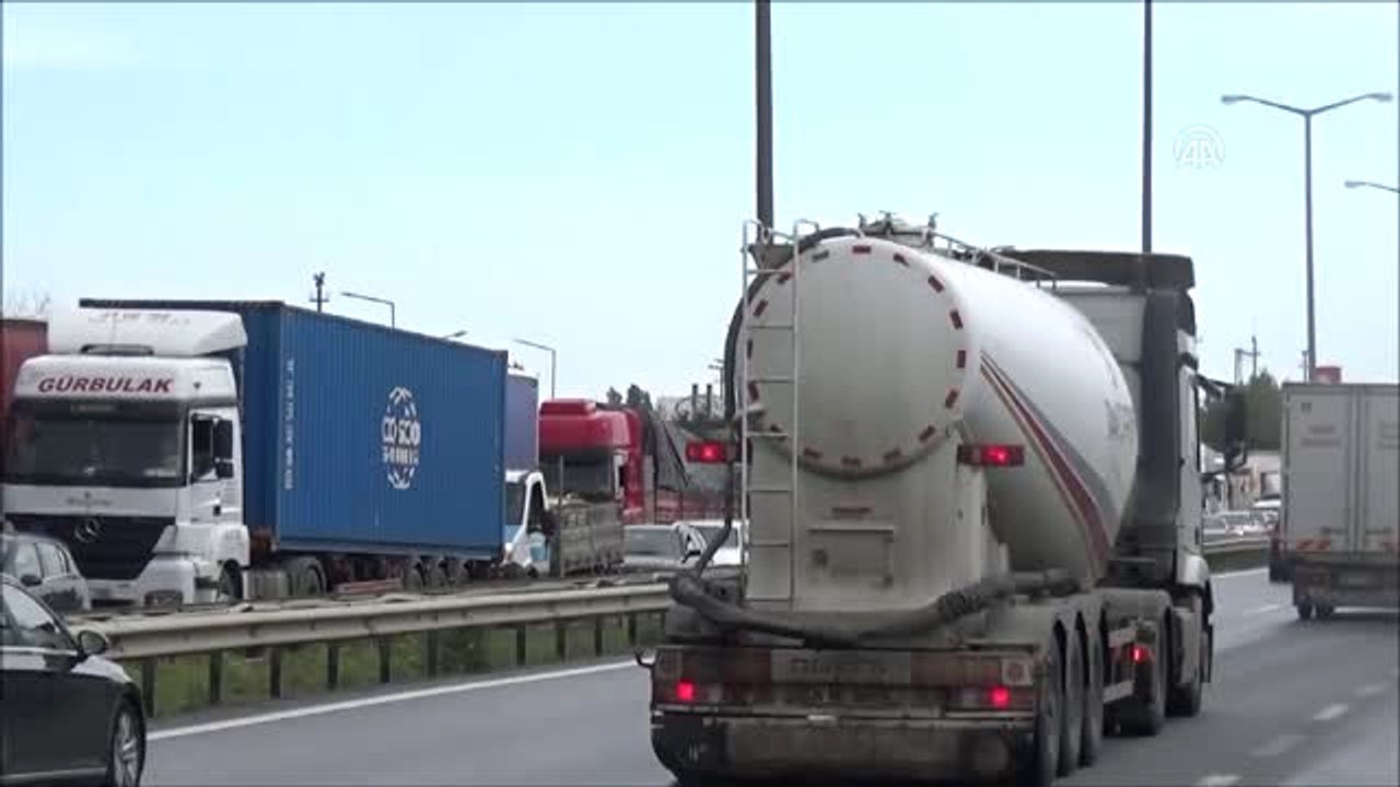 Silivri'deki Kaza Trafiği Aksattı