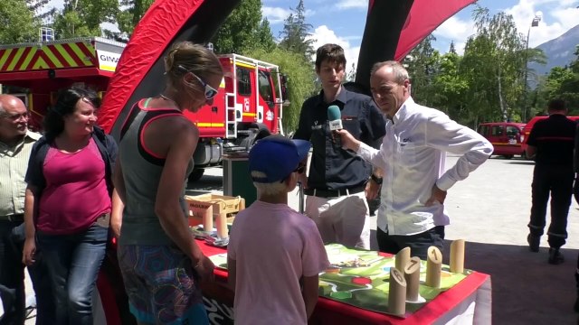 D!CI TV : Hautes-Alpes : les vacanciers sensibilisés au risque des feux de forêt à Embrun