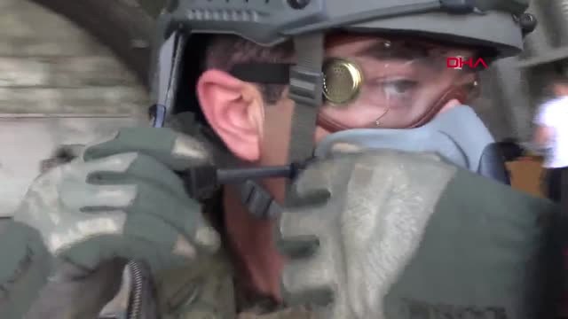 Özel Kuvvetler'den Nefes Kesen Paraşüt Eğitimi