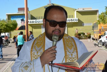 No dia de São Cristóvão, padre benze veículos em Cajazeiras