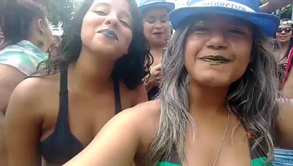 Woman Loses Cell Phone to Thief at Event