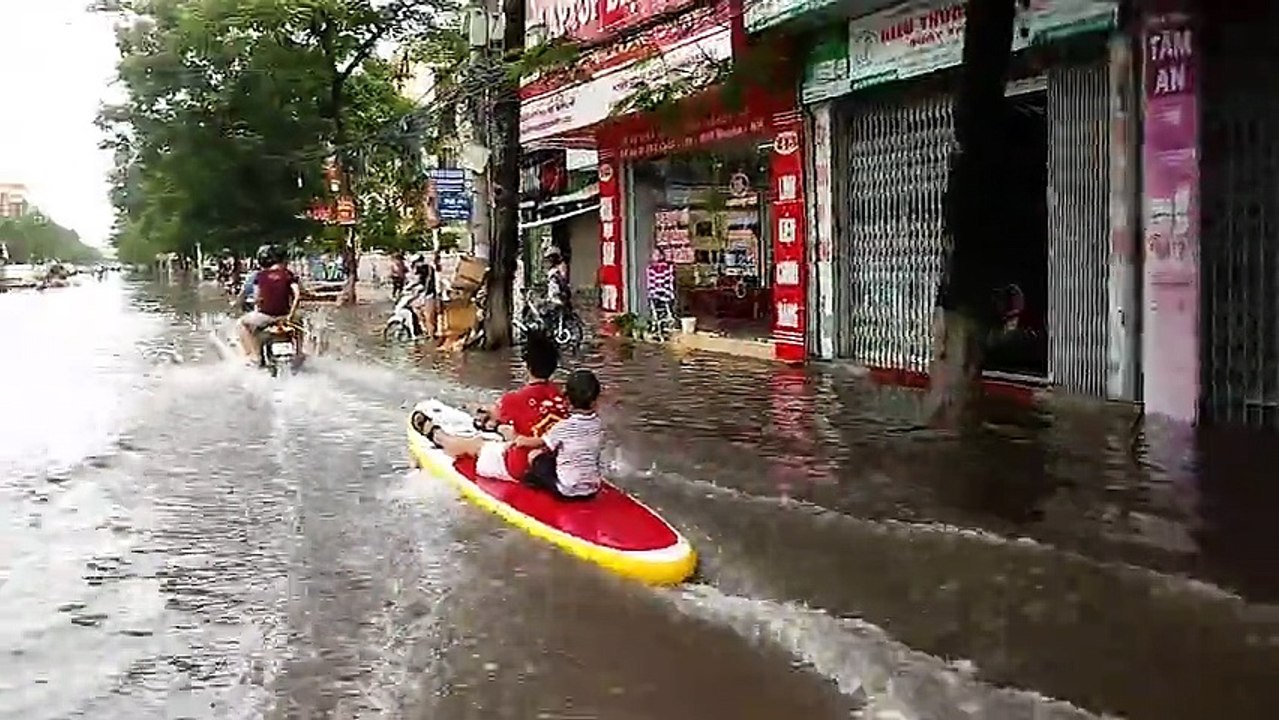 Flood Surfing