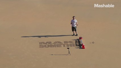 This engineer built a machine that uses sand as a giant notepad