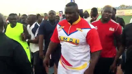 Open press Regardez l’entrée explosive de Bombardier au stade Caroline Faye de mbour