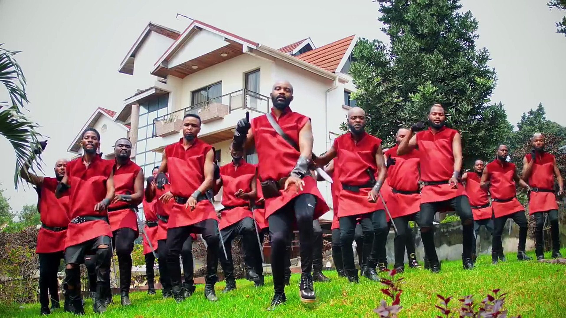 ⁣Fally Ipupa - Ecole (Clip officiel)