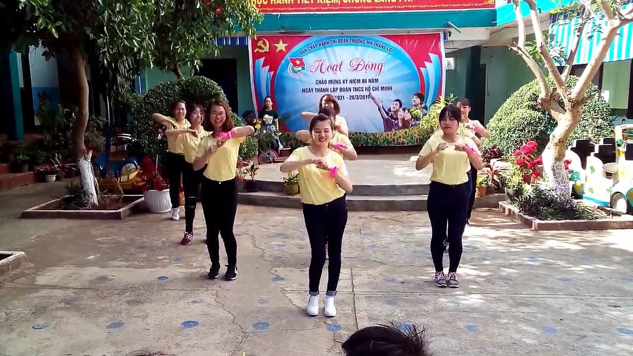 fun phcachu dance
