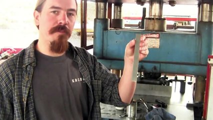 Forgotten Weapons - Stamping a VG1-5 Trigger Guard