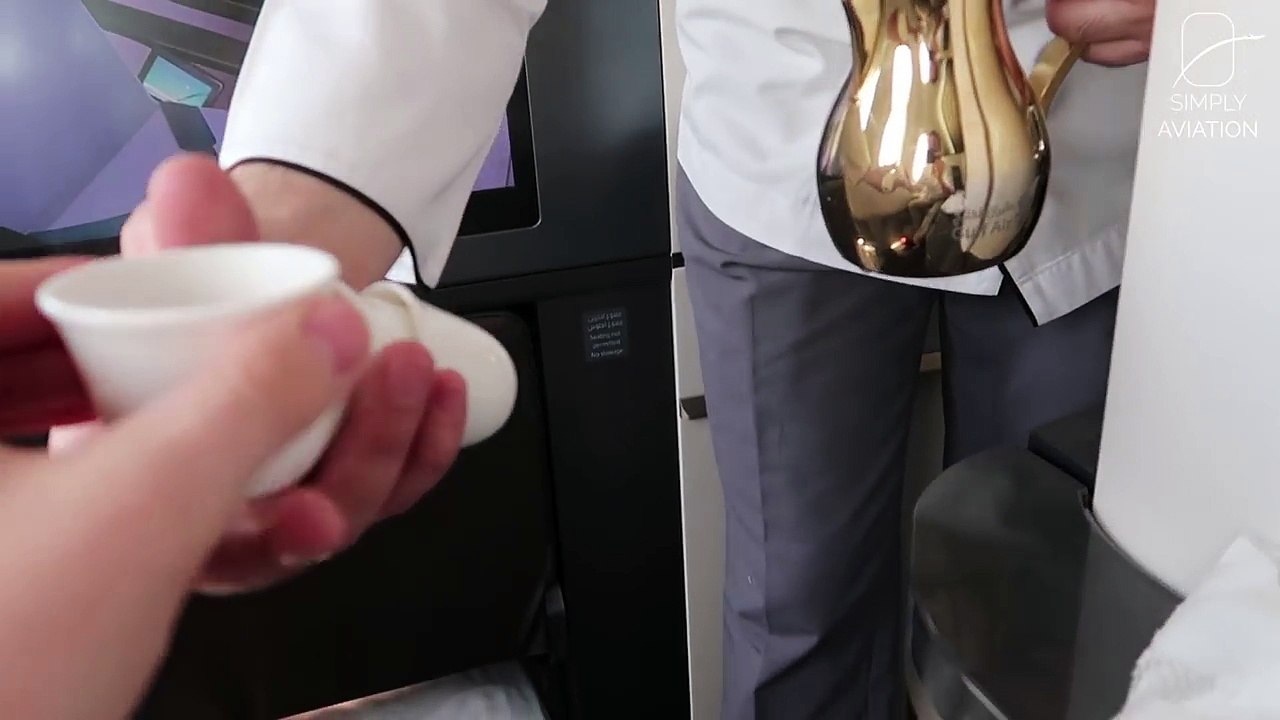 GULF AIR 's new Boeing 787 BUSINESS CLASS really as good as everyone says