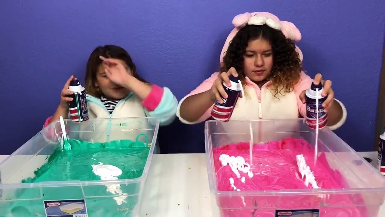 - 1 GALLON OF SUPER FLUFFY SLIME VS 1 GALLON OF SUPER FLUFFY SLIME – MAKING GIANT FLUFFY SLIMESCredit: Life with BrothersFull video: