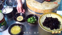 [Chinese dishes] How do you cook onions with fungus? Learn how to cook with the chef