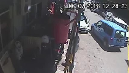 Otomobillerden Hırsızlık Yapan Şüpheli Kamerada