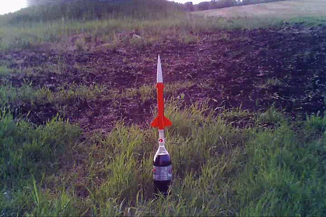 92a.COKE POWERED ROCKET.MENTOS AND MODIFIED MODEL ROCKET.