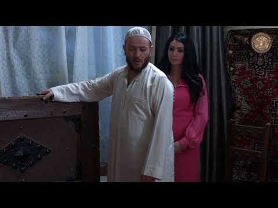 مياسين تشكي لادهم عن مظهر - مسلسل جرح الورد ـ ا...