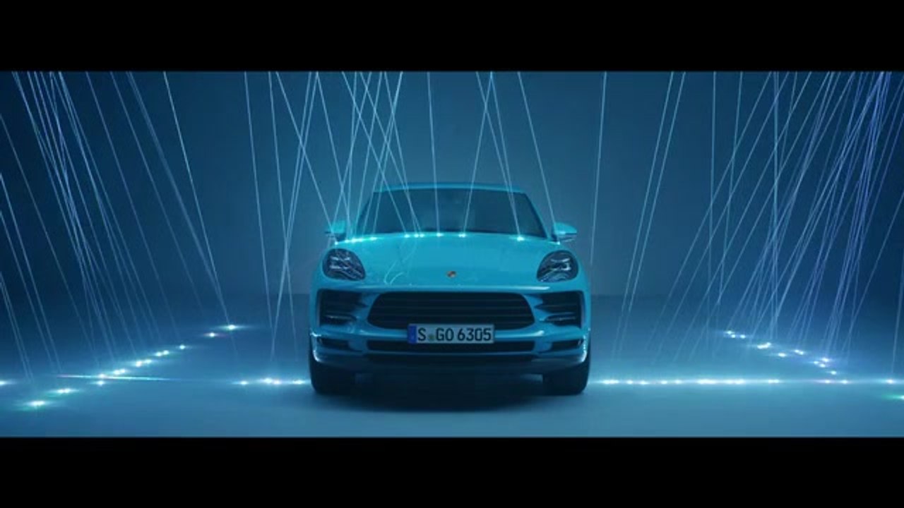 The new Porsche Macan Trailer