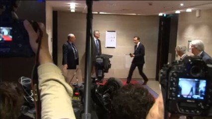 El guardaespaldas de Macron agita la política francesa