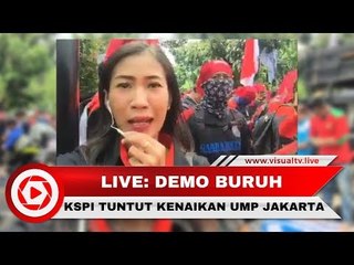 Live! Massa Buruh Shalat Jumat Berjemaah di Depan Balai Kota Jakarta