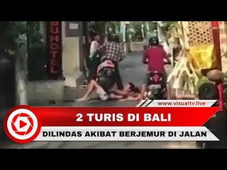 Bule Jahil Tiduran di Jalan Bali, Dilindas Motor Warga