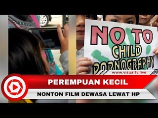 Anak Kecil Tonton Film Dewasa di Handphone, Orangtua Tidak Peduli